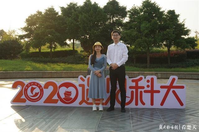 两位“李欢”遇见科大.jpeg